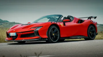 بسعر رائع.. تفاصيل فيراري SF90 SPIDER موديل 2025