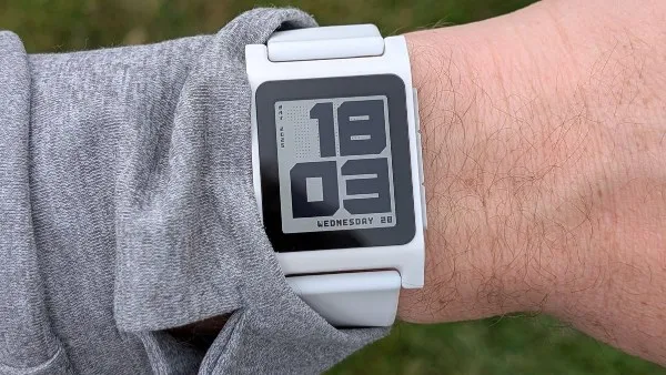 ساعة Pebble الكلاسيكية تعود بإصدار محدث في يوليو، والنسخة القديمة قد تتلقى تحديثًا. ساعة Pebble الكلاسيكية تعود بإصدار محدث في يوليو، والنسخة القديمة قد تتلقى تحديثًا.