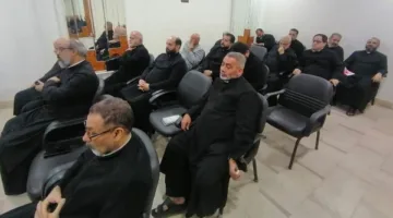 الأنبا إبراهيم إسحق يجتمع بكهنة الأبرشية البطريركية