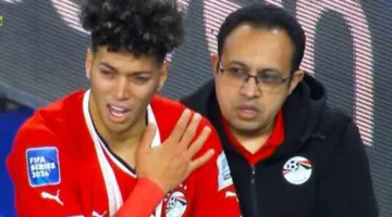طبيب الأهلي: إمام عاشور أصيب بكسر في الترقوة وسيغيب عن باقي مباريات كأس العالم للأندية.