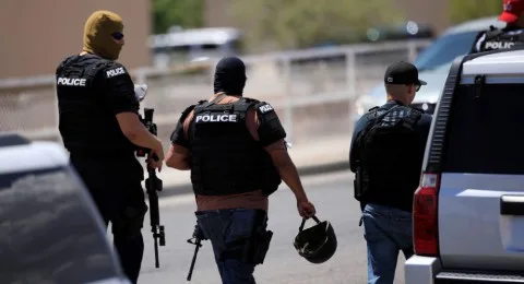 شخص يتعرض لإصابات بالغة جراء إطلاق نار خلال احتجاج في ولاية يوتا الأمريكية شخص يتعرض لإصابات بالغة جراء إطلاق نار خلال احتجاج في ولاية يوتا الأمريكية