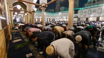 ما هو حكم إطالة الركوع أثناء انتظار المصلي؟.. آراء الإفتاء توضح