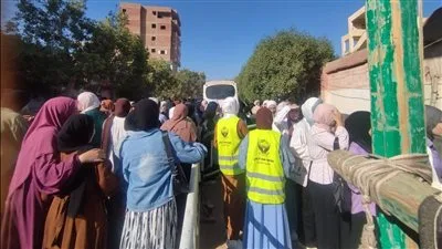 منظمات المجتمع المدني تدعم طلاب الثانوية العامة في يوسف الصديق بالفيوم من خلال توزيع المياه والعصائر منظمات المجتمع المدني تدعم طلاب الثانوية العامة في يوسف الصديق بالفيوم من خلال توزيع المياه والعصائر
