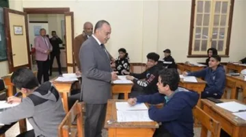 محافظ أسيوط يزور لجان الامتحانات في اليوم الأول من الثانوية العامة
