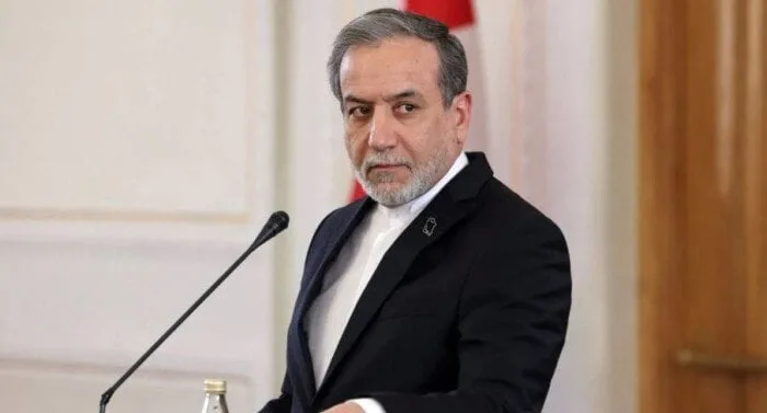 وزير الخارجية الإيراني: يجب على واشنطن تحمل مسؤولياتها عن دعم الهجمات الإسرائيلية وزير الخارجية الإيراني: يجب على واشنطن تحمل مسؤولياتها عن دعم الهجمات الإسرائيلية