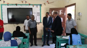 محافظ قنا يزور لجان امتحانات الثانوية العامة ويتأكد من سيرها بشكل منتظم