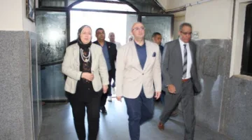 محافظ بني سويف يشرف على امتحانات الثانوية العامة من مركز عمليات التعليم.