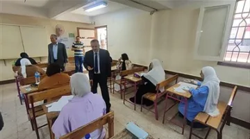 محافظ أسيوط يزور امتحانات الثانوية العامة ويؤمن بيئة ملائمة للطلاب