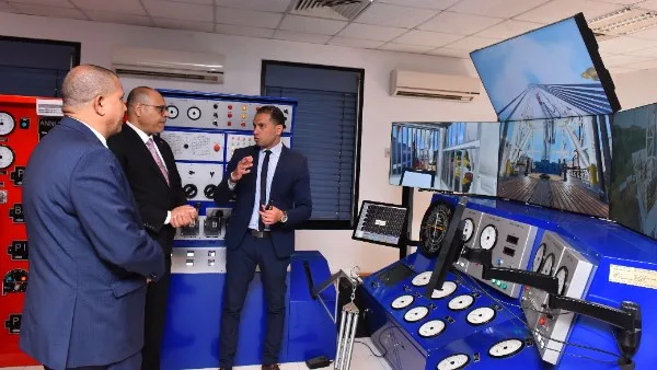 وزير العمل: 600 منحة مجانية لتدريب الشباب في الشركة المصرية للحفر وزير العمل: 600 منحة مجانية لتدريب الشباب في الشركة المصرية للحفر