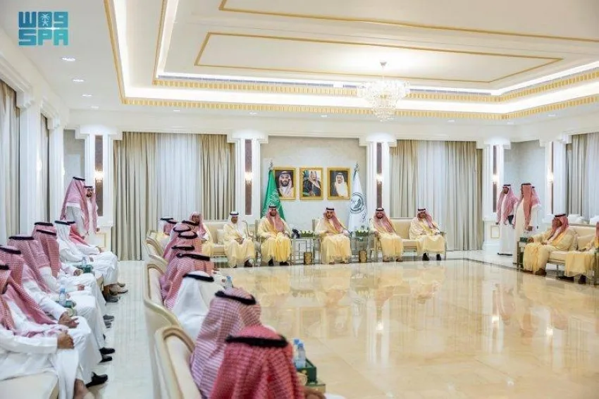 أمير الجوف ونائبه يستقبلان التهاني من موظفي الإمارة بمناسبة عيد الأضحى المبارك.
