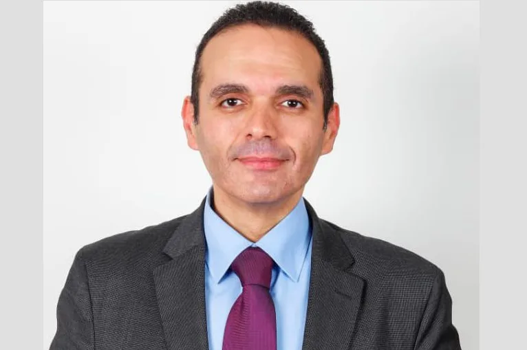 مدحت نافع: الآثار السلبية للاقتصاد العالمي تؤثر بشكل مباشر على أسعار المعادن والنفط والعملات.