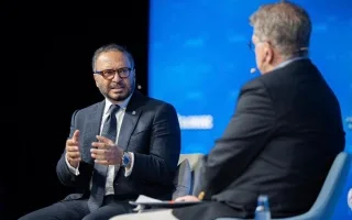 قرقاش: ن reiterate موقف الإمارات الرافض للاعتداء الإسرائيلي على إيران ونؤكد على أهمية الحلول الدبلوماسية بدلاً من الصراع العسكري.