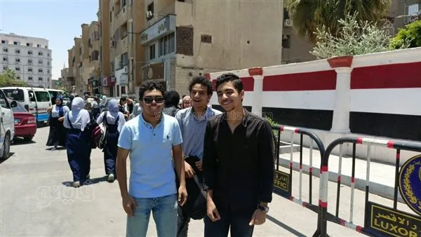الجميع سعيد، امتحانات اليوم الأول لماراثون الثانوية العامة في الأقصر كانت سهلة (فيديو وصور) الجميع سعيد، امتحانات اليوم الأول لماراثون الثانوية العامة في الأقصر كانت سهلة (فيديو وصور)