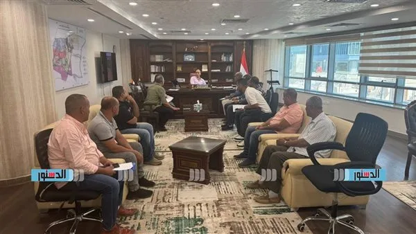 إجراءات مشددة لشركات النظافة في القاهرة الجديدة لتحسين الأداء ومحاسبة المتهاونين