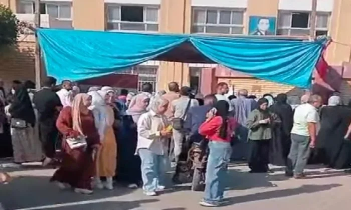 «البداية السعيدة».. شعور بالارتياح بين طلاب الثانوية العامة بعد اجتياز امتحاني الدين والوطنية في الإسكندرية «البداية السعيدة».. شعور بالارتياح بين طلاب الثانوية العامة بعد اجتياز امتحاني الدين والوطنية في الإسكندرية