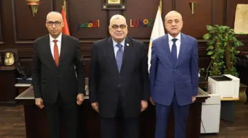 رئيس مجلس الدولة ومحافظ الأقصر يدشّنان مكتب التوثيق في مجمع محاكم الأقصر “صور”