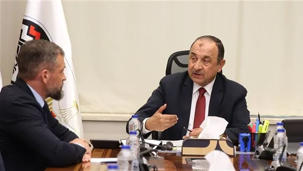 وزير قطاع الأعمال العام يناقش فرص التعاون في صناعة الألومنيوم مع تحالف برئاسة “روسال” الروسية وزير قطاع الأعمال العام يناقش فرص التعاون في صناعة الألومنيوم مع تحالف برئاسة “روسال” الروسية