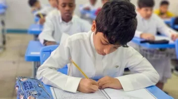 طلاب مدارس جدة يباشرون امتحانات نهاية السنة الدراسية