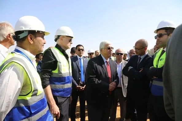 وزير التعليم العالي يراقب تقدم الأعمال الإنشائية في الحرم الجامعي الجديد للجامعة الفرنسية وزير التعليم العالي يراقب تقدم الأعمال الإنشائية في الحرم الجامعي الجديد للجامعة الفرنسية