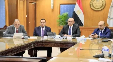 وزير التعليم يتابع حالة المراقبين بعد حادث سير في سوهاج قبل امتحانات الثانوية العامة 2025