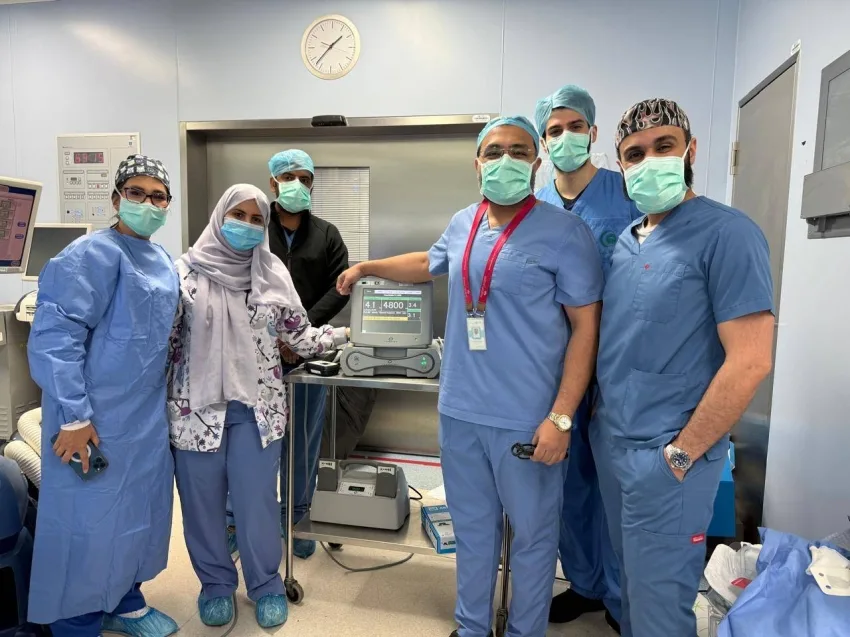 زراعة جهاز قلب اصطناعي لمريض في الخمسينات من عمره في مدينة الملك عبدالله الطبية بمكة