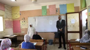 محافظ أسوان يقوم بجولة على عدة لجان امتحانات فرعية في إدفو