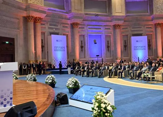 رئيس الوزراء: القطاع الخاص أظهر قدرته على خلق أكثر من 80% من فرص العمل رئيس الوزراء: القطاع الخاص أظهر قدرته على خلق أكثر من 80% من فرص العمل