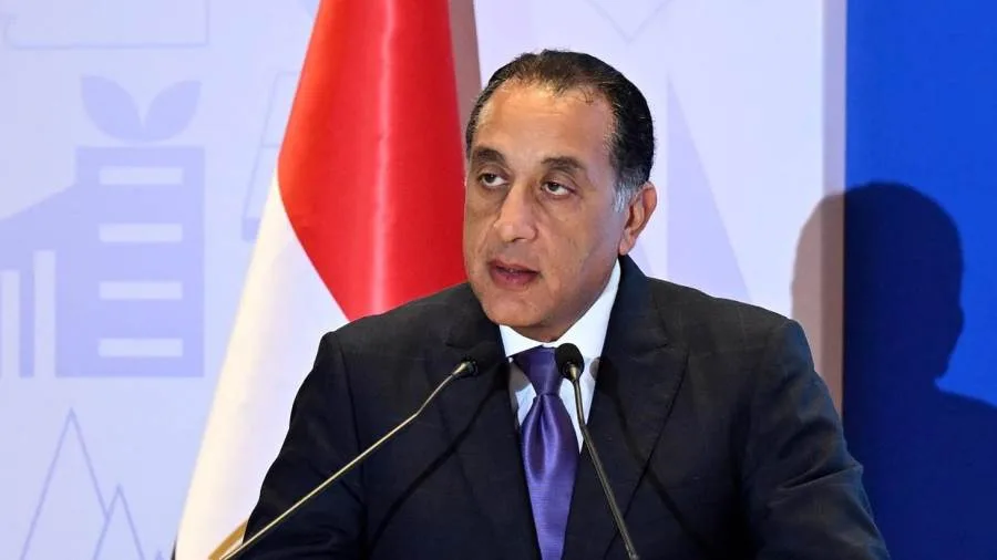 مدبولي: القطاع الخاص أظهر كفاءته في خلق أكثر من 80% من فرص العمل ويشكل حالياً حوالي 70% من الناتج المحلي الإجمالي. مدبولي: القطاع الخاص أظهر كفاءته في خلق أكثر من 80% من فرص العمل ويشكل حالياً حوالي 70% من الناتج المحلي الإجمالي.