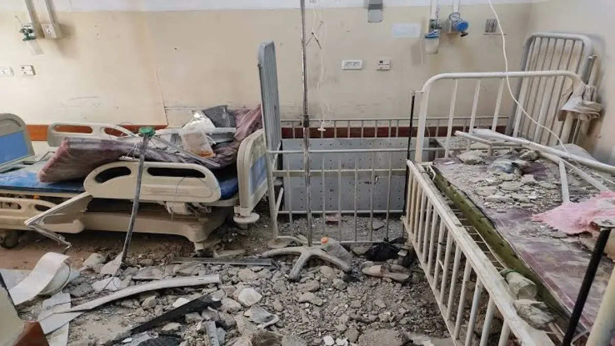 وزارة الصحة في غزة: القصف المستمر حول المستشفيات يهدد بتعطيل ما تبقى من المنشآت الطبية.