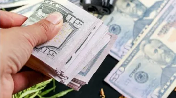 الدولار يسجل أعلى سعر للشراء في بنك أبوظبي الإسلامي