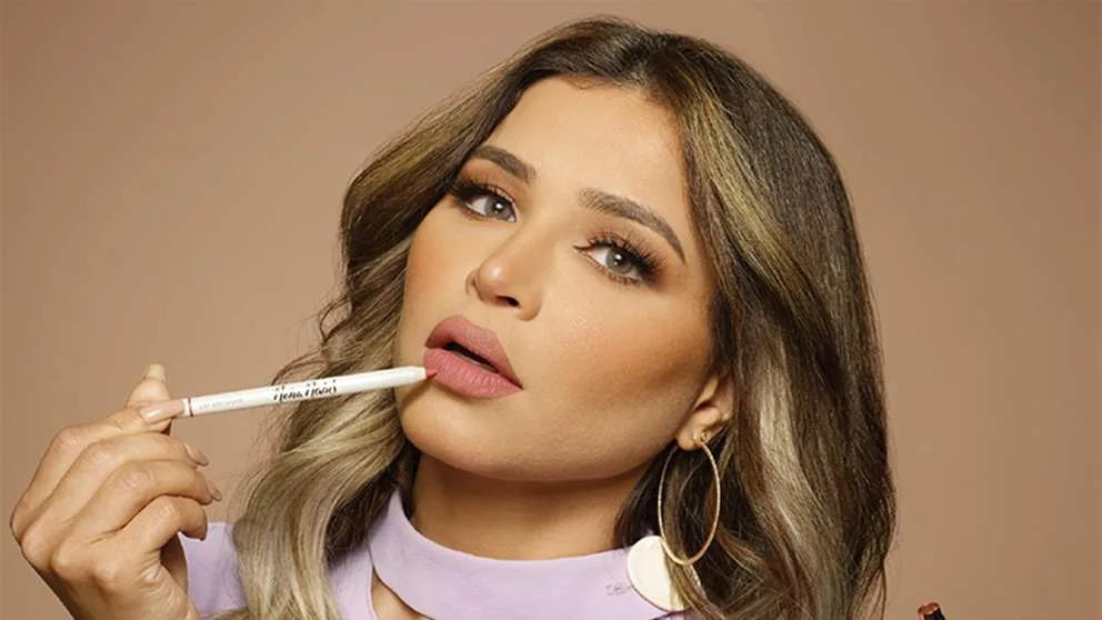 نهى نبيل تبرز في حفل زفاف شيرين وجمال ابنتها يتصدر حديث الجميع نهى نبيل تبرز في حفل زفاف شيرين وجمال ابنتها يتصدر حديث الجميع
