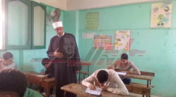 طلاب القسم الأدبي في كفر الشيخ يواصلون امتحانات الثانوية الأزهرية.