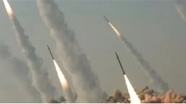 إيران تطلق صواريخ نحو إسرائيل و” الدفاع الجوي” ينجح في اعتراض العديد منها