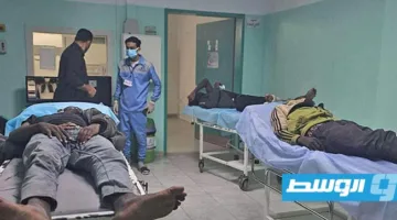 93 مهاجرًا من مصر والسودان يحتجون على متن قارب شمال غرب طبرق