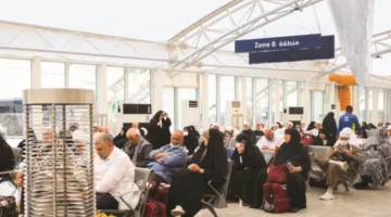 وصول أولى دفعات الحجاج الإيرانيين إلى مطار عرعر استعدادًا للانطلاق عبر منفذ جديدة عرعر