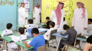 وكيل التعليم العام يراجع تقدم سير الامتحانات