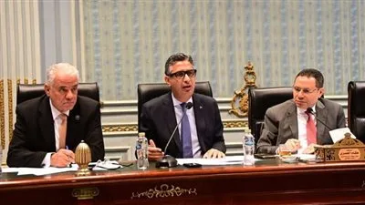 لجنة الزراعة تبحث مع وزير التموين إمكانية دمج الشعير مع القمح في إنتاج الخبز.