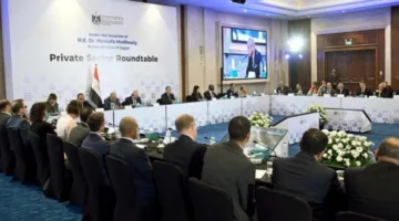 مدبولي يقود حلقة نقاش حول الإصلاحات الهيكلية لتعزيز قدرة القطاع الخاص التنافسية