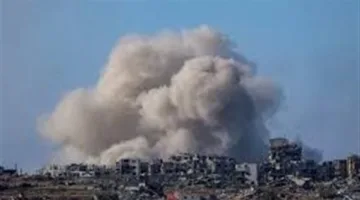 مقتل 8 فلسطينيين نتيجة قصف إسرائيلي استهدف منزلاً في جنوب مخيم النصيرات بغزة.