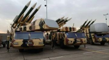 إيران تتعرض للقصف.. أنظمة الدفاع الجوي تت intercept الغارات الإسرائيلية شرق وغرب العاصمة طهران