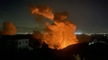 التقارير الإسرائيلية: تضرر مبنيين في حيفا واندلاع حريق في أحد المواقع هناك