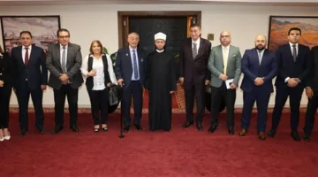لتعزيز روح الألفة والمحبة.. وزير الأوقاف يجتمع مع عيد لبيب ومجموعة من الشخصيات القبطية.