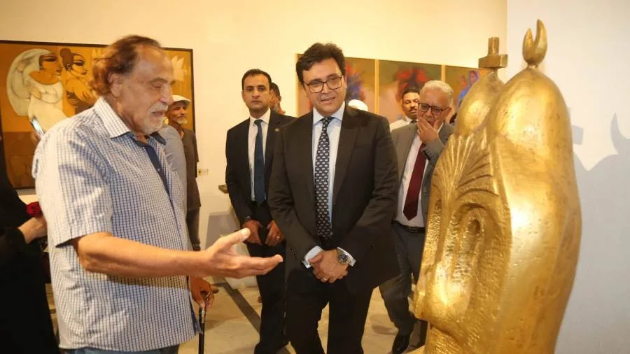 وزير الثقافة يطلق النسخة 45 من المعرض العام بمشاركة 326 فنانًا ويأمر بتغيير اسمه إلى “معرض مصر” وزير الثقافة يطلق النسخة 45 من المعرض العام بمشاركة 326 فنانًا ويأمر بتغيير اسمه إلى “معرض مصر”