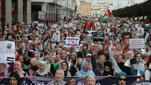 تجمع تضامني في المغرب تأييدًا للمسيرة العالمية نحو غزة تجمع تضامني في المغرب تأييدًا للمسيرة العالمية نحو غزة