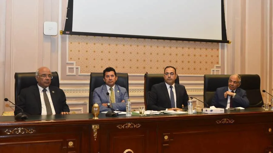 رئيس لجنة الشباب في البرلمان: عقدنا 607 جلسات ودرسنا 615 طلب إحاطة رئيس لجنة الشباب في البرلمان: عقدنا 607 جلسات ودرسنا 615 طلب إحاطة