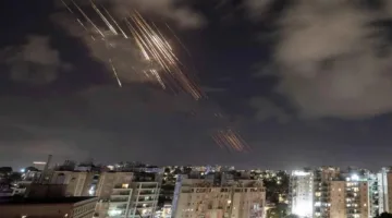 إيران تطلق سلسلة جديدة من الهجمات الصاروخية على إسرائيل