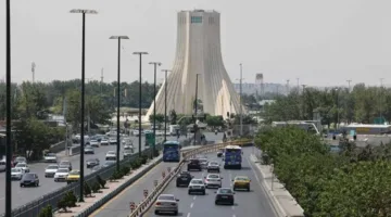 إيران تتيح استخدام المساجد ومحطات المترو والمدارس كأماكن للإيواء