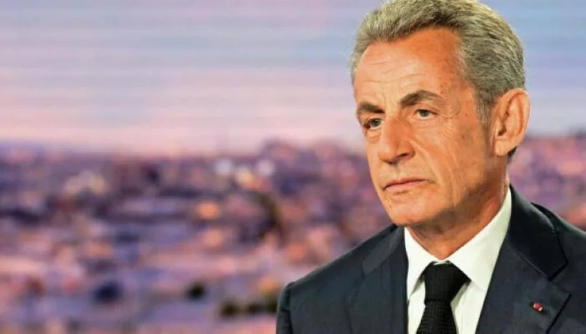سحب وسام جوقة الشرف من الرئيس الفرنسي السابق ساركوزي سحب وسام جوقة الشرف من الرئيس الفرنسي السابق ساركوزي