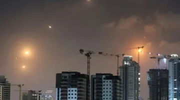 إيران تستهدف تل أبيب وحيفا.. أربعة قتلى وأكثر من مئة مصاب