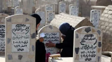 هل من المسموح للمرأة الحائض الذهاب إلى المقابر؟ .. رد الأزهر